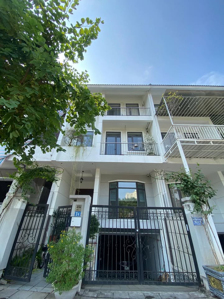 Nhà mặt phố Tú Mỡ, Cầu Giấy 97m² giá 55 triệu - Địa điểm kinh doanh lý tưởng!