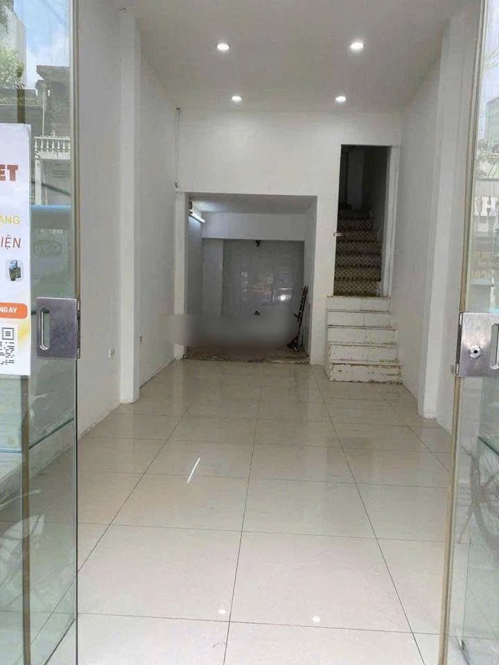 Nhà mặt phố Khâm Thiên, Đống Đa 35m² giá 26 triệu - Kinh doanh thuận lợi!