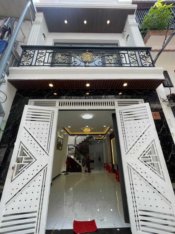 Nhà đẹp Hẻm 314 Âu Dương Lân, Quận 8 - 100m² giá 5.18 tỷ, nội thất cao cấp!