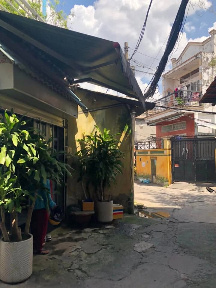 Nhà 4 tầng Nơ Trang Long 27m² giá 3.99 tỷ - Cần bán gấp chính chủ!