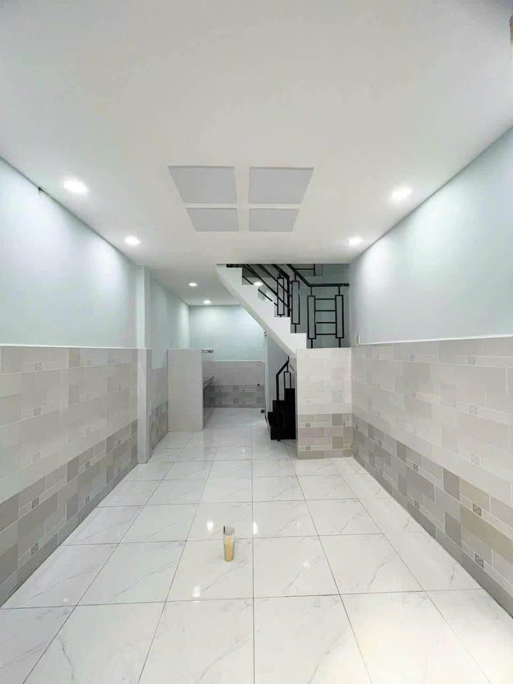 Nhà hẻm 160 Nguyễn Văn Quỳ, Quận 7, 21m² giá 1.35 tỷ - Sổ hồng chính chủ, thương lượng!
