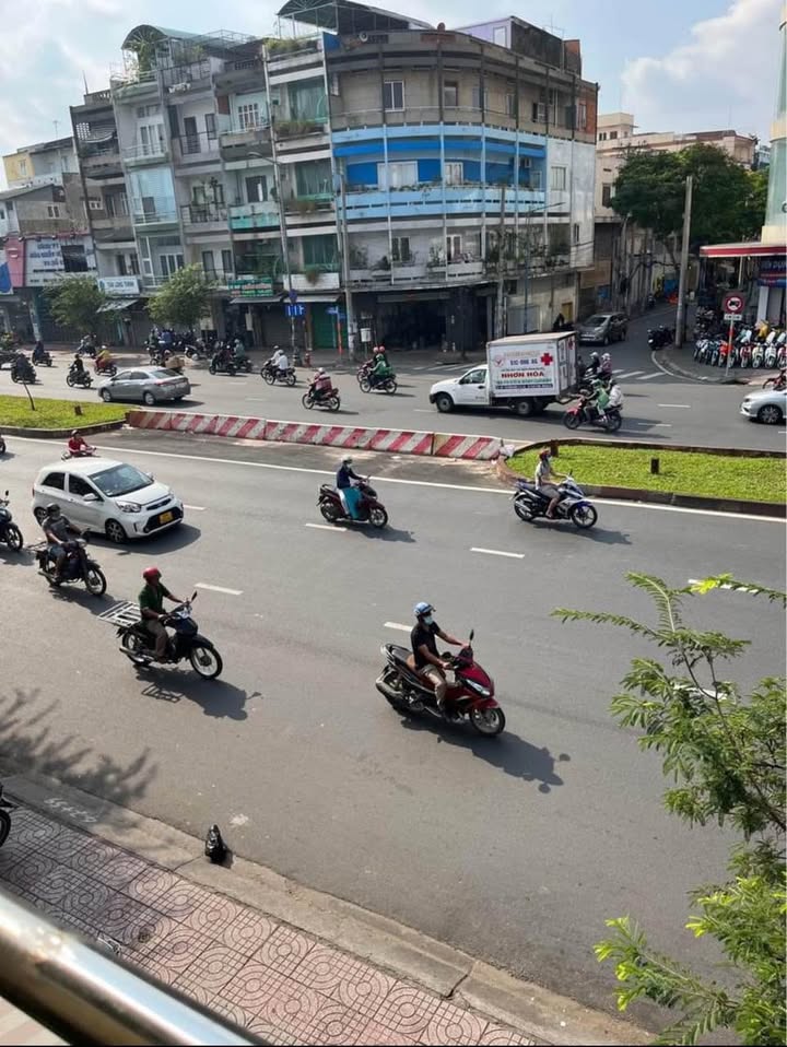 Nhà mặt tiền Hồng Bàng, Quận 11 - 46.7m² giá 8.7 tỷ - Kinh doanh sầm uất!