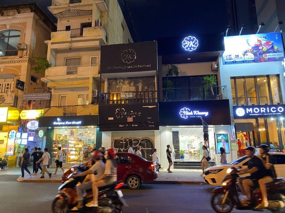 Cho thuê mặt tiền Lê Lai Quận 1 112m² - Diện tích lớn, vị trí đắc địa!