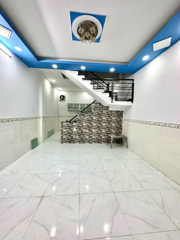 Nhà phố đường HT13, P.Hiệp Thành, Quận 12, 30m² giá 2.39 tỷ - Sổ hồng riêng, ở ngay!