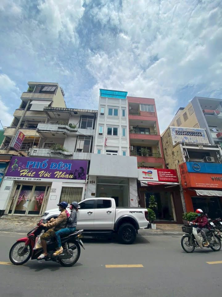 FrontHouse mặt tiền Nguyễn Biểu, Quận 5, 39m² giá 12.5 tỷ - Đầu tư sinh lời ngay!