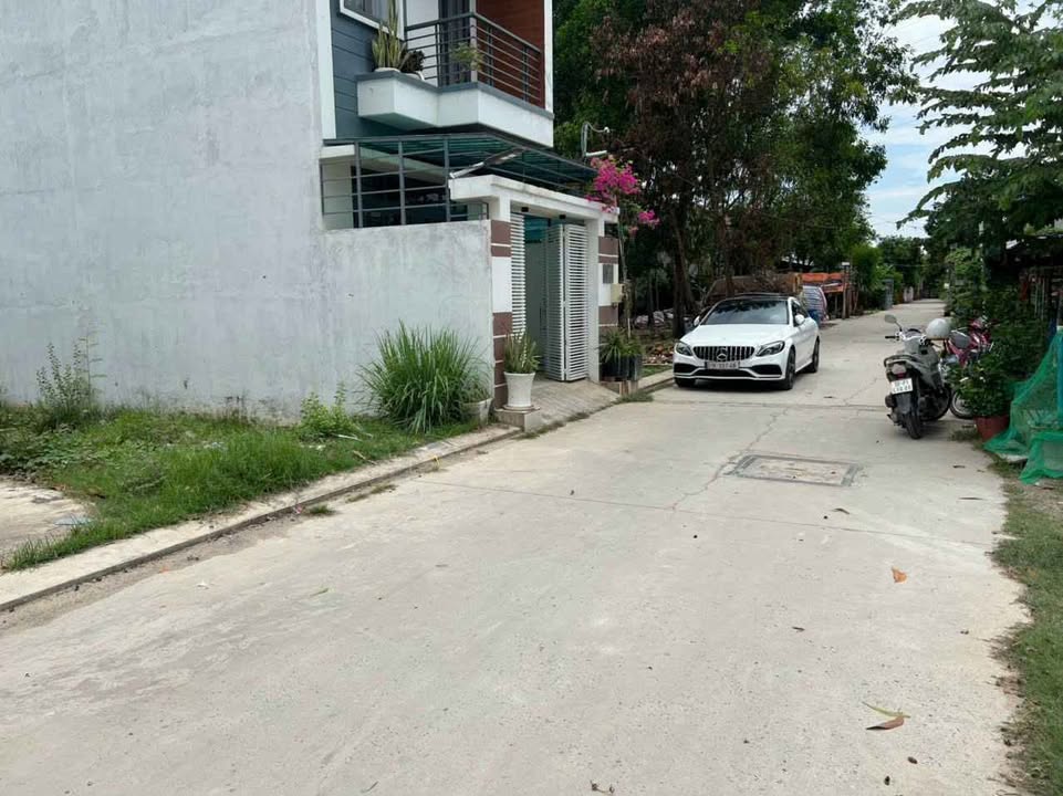 Đất nền 1 sẹt đường 970 Phú Hữu, quận 9, 55.2m² - Vị trí thuận lợi, giá chỉ 3.15 tỷ!