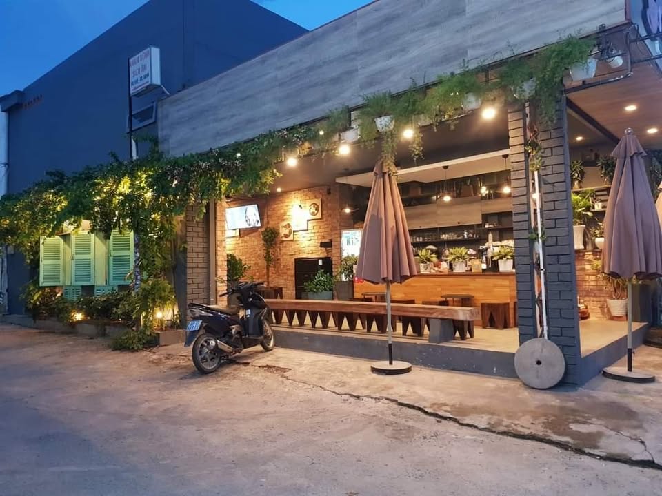 Bán FrontHouse Nguyễn Văn Tăng, Thủ Đức, 300m² - Mặt tiền sầm uất, kinh doanh ổn định!