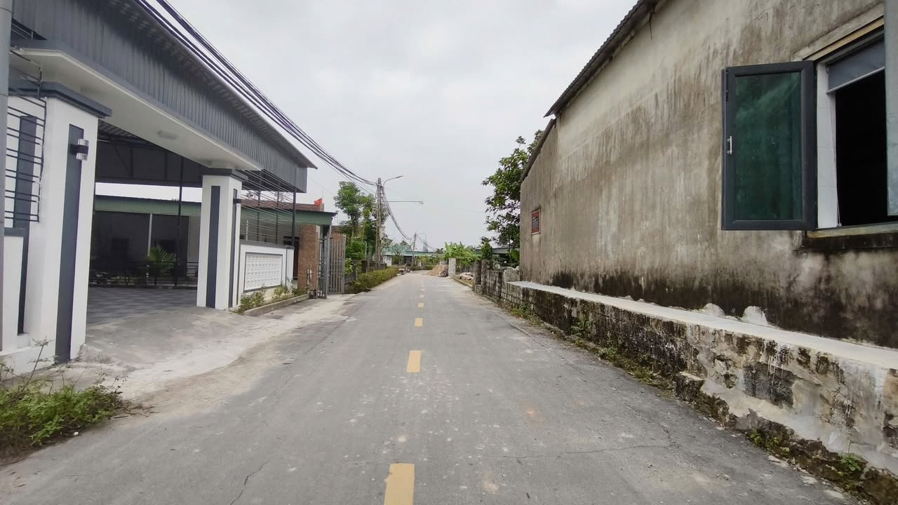 Đất nền thôn Hưng Giang, xã Việt Xuyên 250m² giá 2 tỷ - Đường rộng 7m, gần chợ!