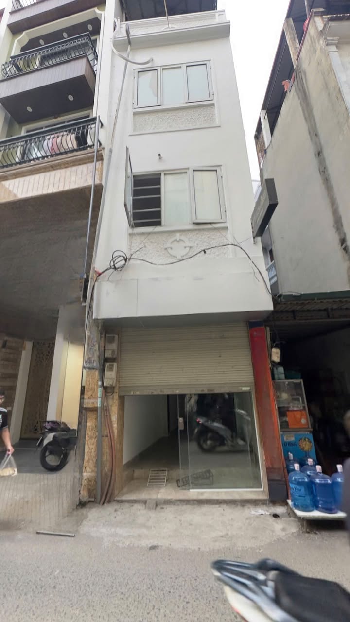 Nhà mặt phố Yên Hoà, Cầu Giấy 30m² giá 15 triệu - Kinh doanh sầm uất!