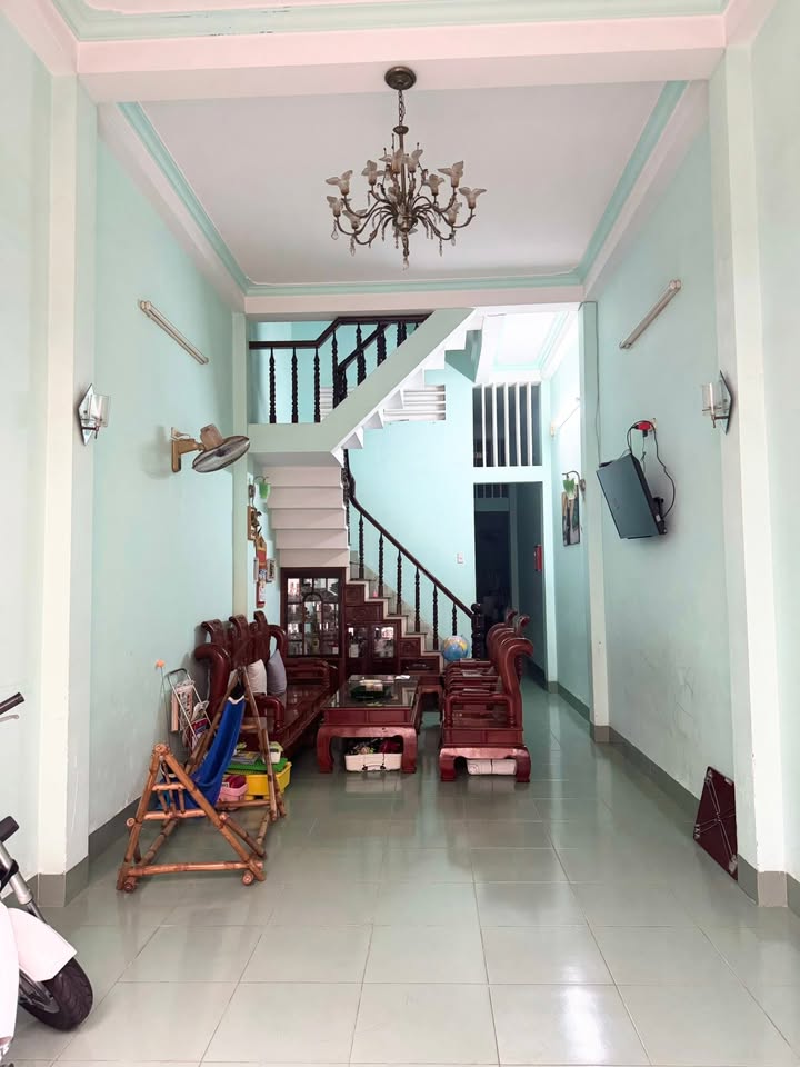 Nhà 3 tầng mặt đường nội bộ ô tô thông, phường Ngô Mây, 65m² giá 5.599 tỷ - Sổ đỏ chính chủ!