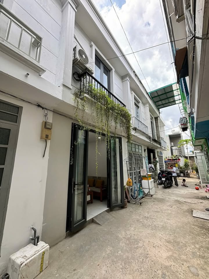 Nhà riêng Thạnh Xuân, Quận 12, 28m², giá 1.1 tỷ - Thiết kế thoáng mát, gần chợ!