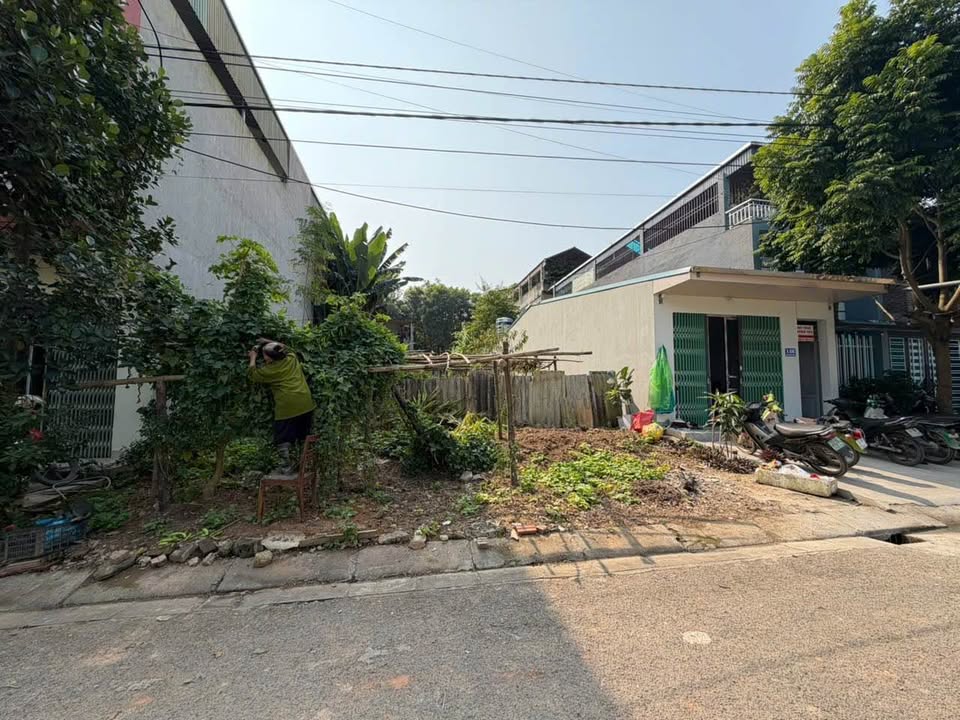 Đất nền đường Nguyễn Tuân, phường Cam Đường 100m² giá 1.5 tỷ - Bìa sẵn, khu dân cư đông đúc!