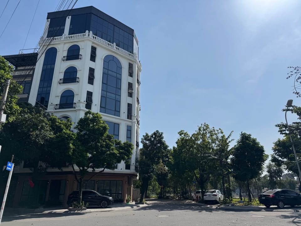 FrontHouse Thanh Am Long Biên 100m² giá 20 tỷ - Kinh doanh đắc địa, sẵn sàng cho thuê!