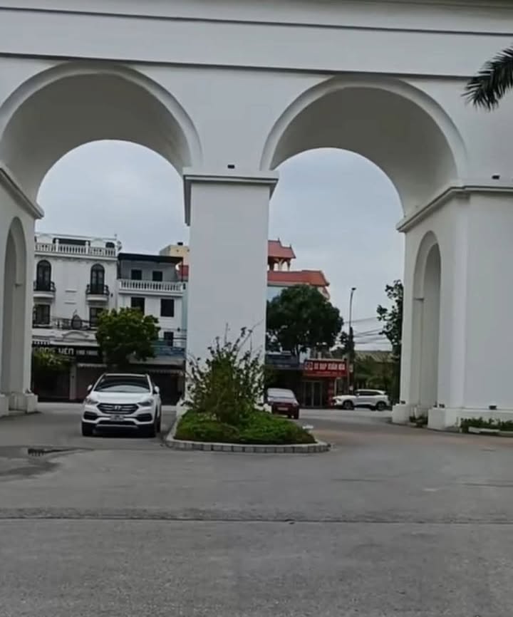 Shophouse KĐT Khai Sơn 90m² giá thỏa thuận - Kinh doanh đắc địa cạnh cổng chính!