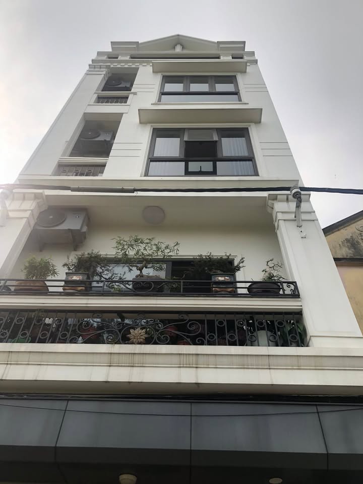 Nhà 5 tầng Yên Thường 79m² giá 19.3 tỷ - Vị trí đắc địa, tiện ích ngập tràn!