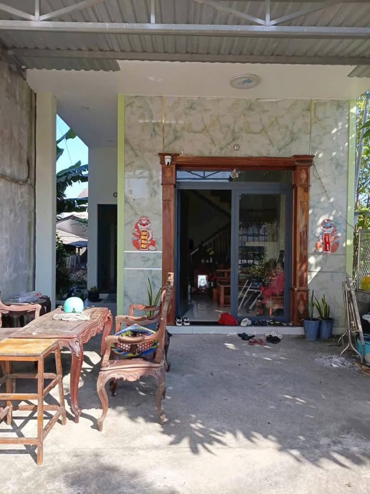 Nhà mặt tiền tỉnh lộ 943, Long Xuyên, 230m² giá 5.5 tỷ - Sẵn sàng vào ở!