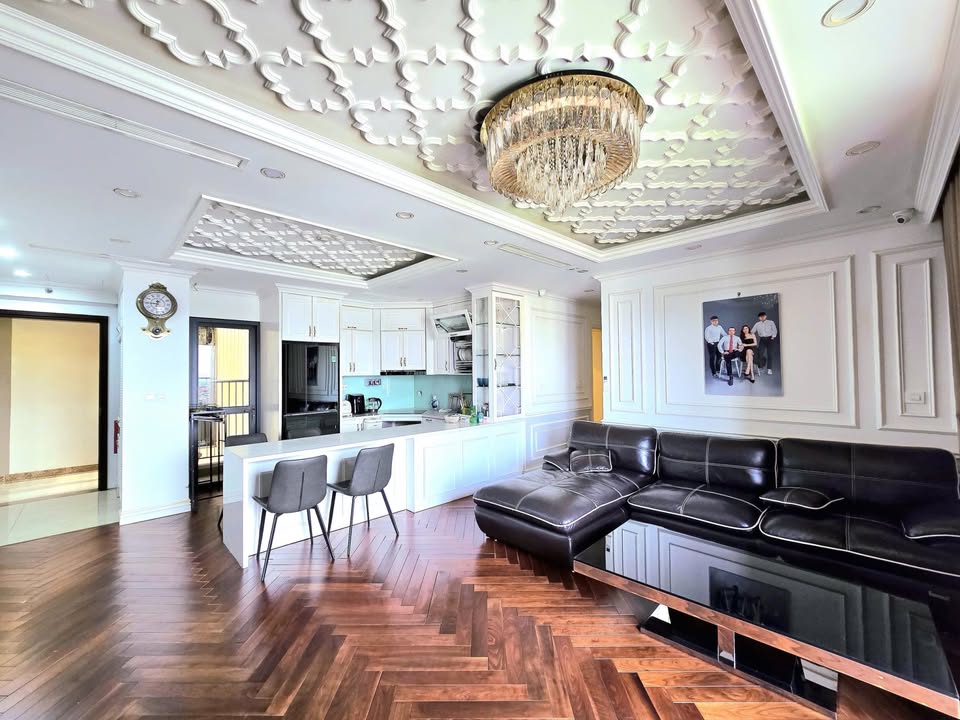 Căn hộ 3 phòng ngủ Vinhomes Dcapitale 100m² giá 14 tỷ - Sẵn sàng vào ở ngay!