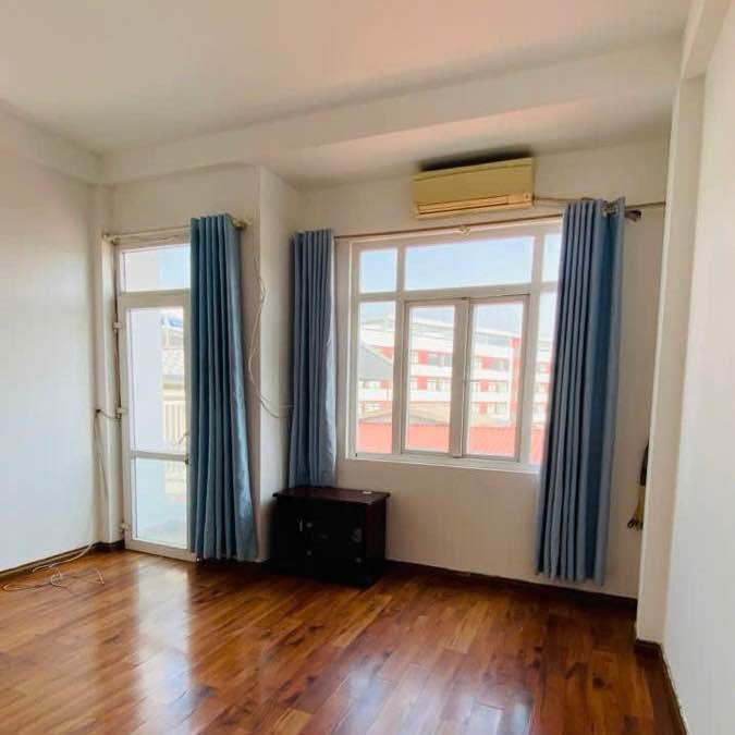 Nhà 5 tầng đường Hoàng Hoa Thám, 30m² giá 8.9 tỷ - Sổ đỏ chính chủ!