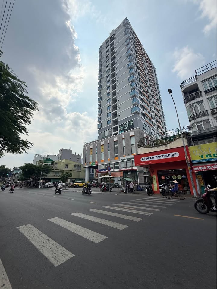 Căn hộ dịch vụ cao cấp quận 11 198m² giá 12 tỷ - Đầu tư sinh lời ngay!