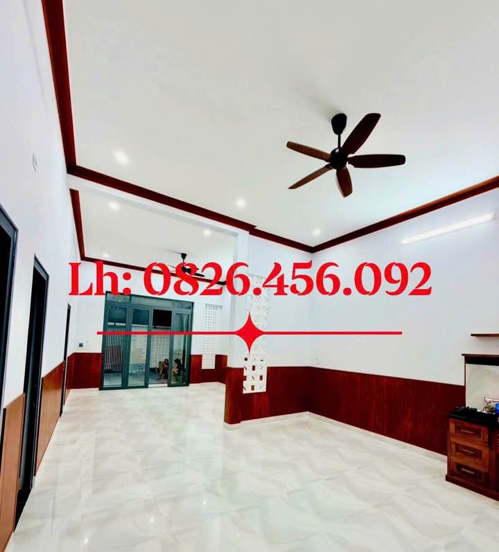 Nhà phố Đồng Tiến, Đồng Phú 180m² giá thỏa thuận - Nhà mới hiện đại, sân để ô tô!