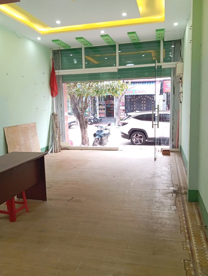 Nhà mặt tiền kinh doanh đường Trần Hưng Đạo, Đống Đa 110m² - Cơ hội đầu tư tuyệt vời!