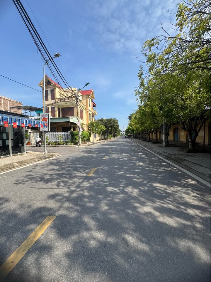 Chung cư tổ 7 An Dương 103m² giá 3.2 tỷ - Vị trí đẹp, ngay trung tâm!