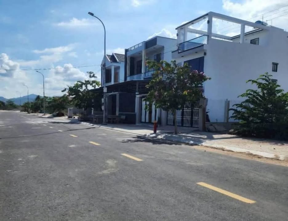 Đất nền Khu TĐC Vông Trắc Tre, Vạn Ninh 101m² giá 1.4 tỷ - Tiềm năng đầu tư vượt trội!