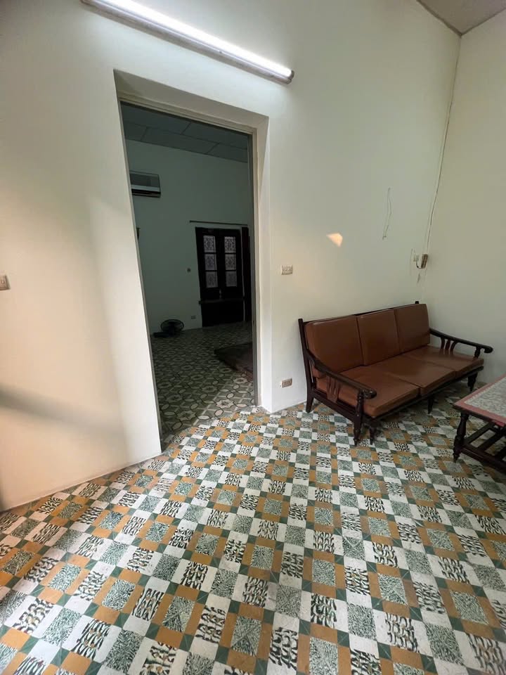 Nhà cho thuê Ngõ Tiến Bộ, Khâm Thiên 50m² giá 8 triệu - Tiện nghi đầy đủ, an ninh tốt!