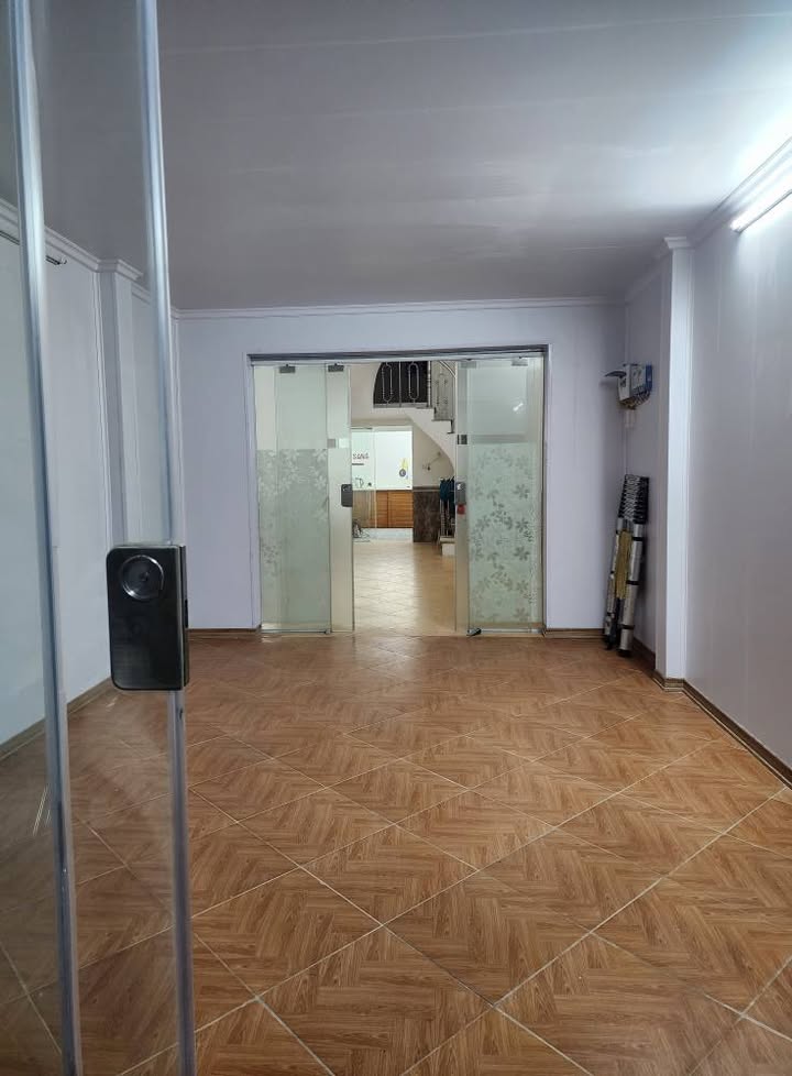 Nhà cho thuê 4 tầng tại Phúc Tân, Hoàn Kiếm - Phù hợp làm văn phòng, xưởng may chỉ 20 triệu/tháng!