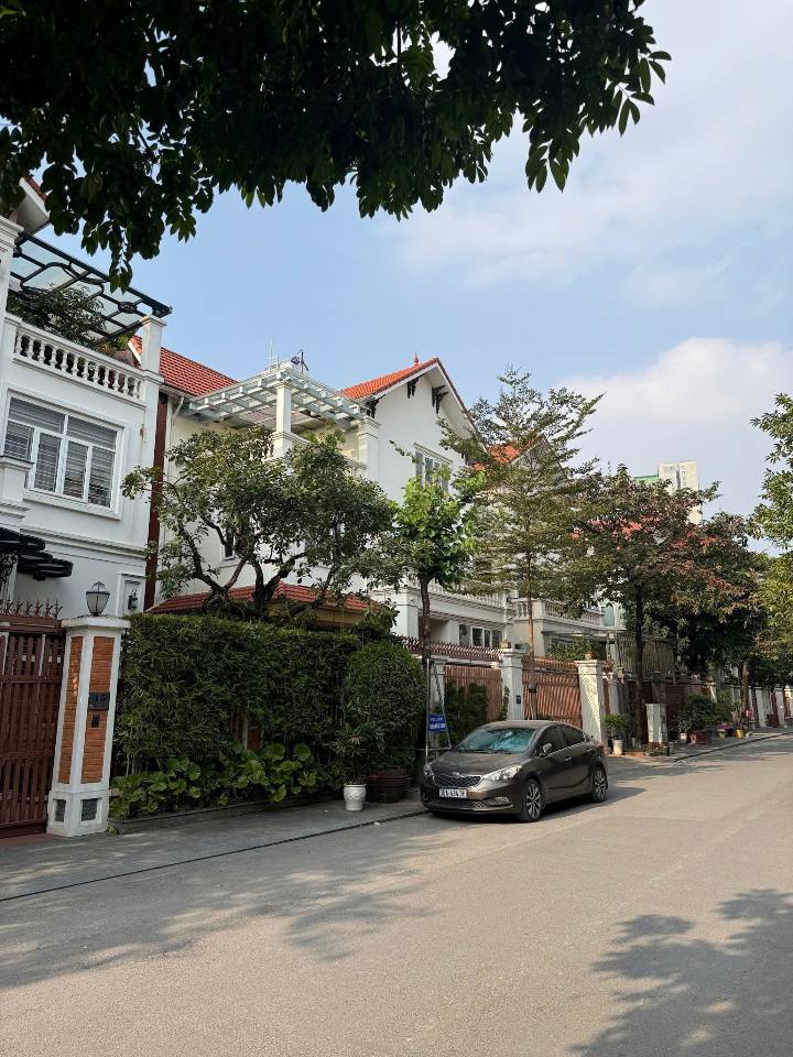 Biệt thự Làng Việt Kiều Châu Âu Hà Đông 200m² giá 40 tỷ - Đầu tư sinh lời và an cư lý tưởng!