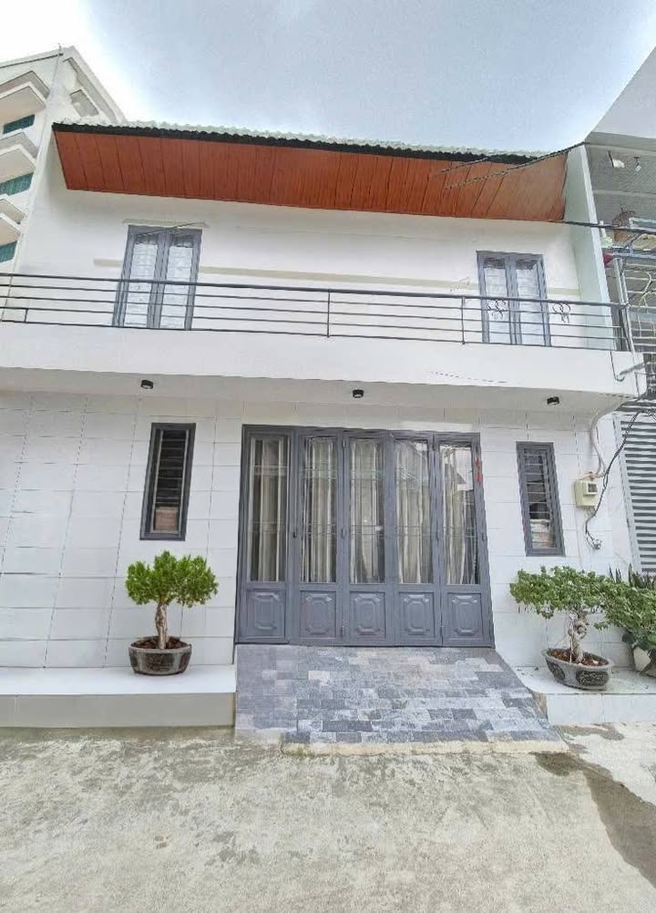 Nhà riêng quận 5, 63m² giá 3.2 tỷ - Đậu ô tô trong nhà, sổ hồng chính chủ!