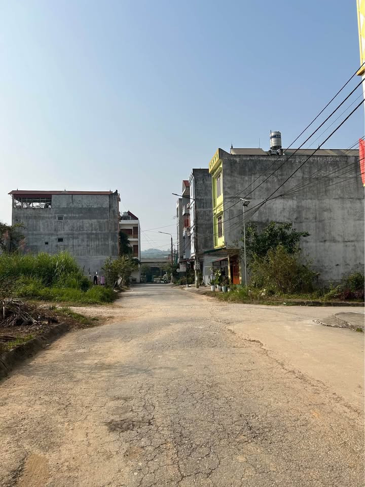 Đất tái định cư Đề Thám Cao Bằng 67,5m² giá 2 tỷ - Tiện nghi an cư ngay!