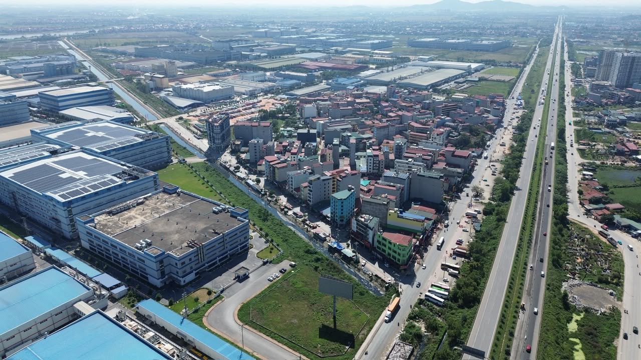 FrontHouse tại KCN Quang Châu 120m² giá 10 tỷ - Kinh doanh sinh lời ngay!