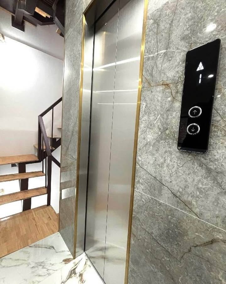 Nhà đẹp Ngọc Khánh 32m² giá 10.98 tỷ - Sẵn sàng vào ở ngay!