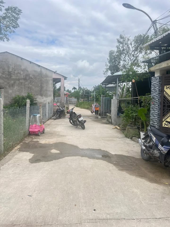 Nhà riêng Hòa Tiến Đà Nẵng 160m² giá 1 tỷ - Khu dân cư an ninh tốt