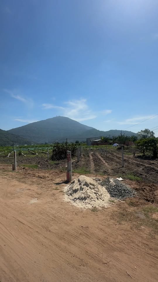 Đất nền liền kề Thạnh Trung, Bình Minh, Tây Ninh 125m² giá 329 triệu - Xây dựng tự do, view núi tuyệt đẹp!