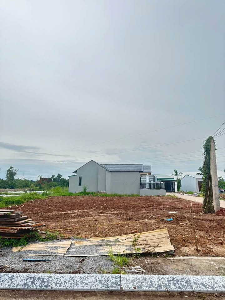 Đất nền Ninh Dương Móng Cái 105m² giá chỉ 1 tỷ - Đầu tư sinh lời ngay!