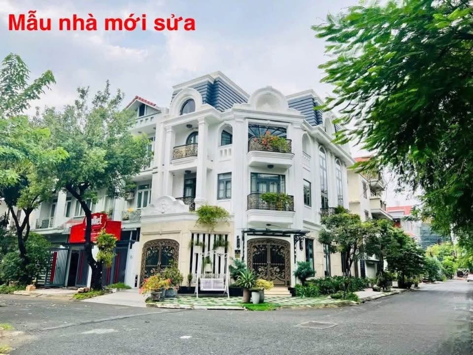 Bán biệt thự góc 2 mặt tiền KDC Sadeco ven sông, Quận 7, 131.5m² - Không thể bỏ qua!