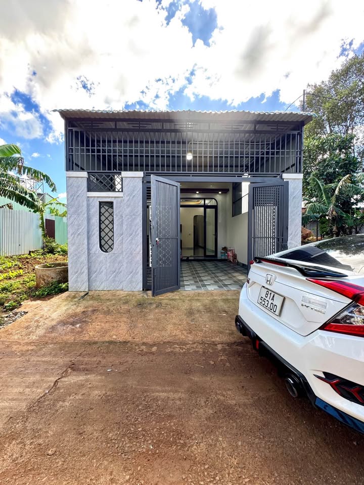 Nhà cấp 4 hẻm Lê Duẩn, Pleiku 130m² giá 1.65 tỷ - Gần chợ và trường học!