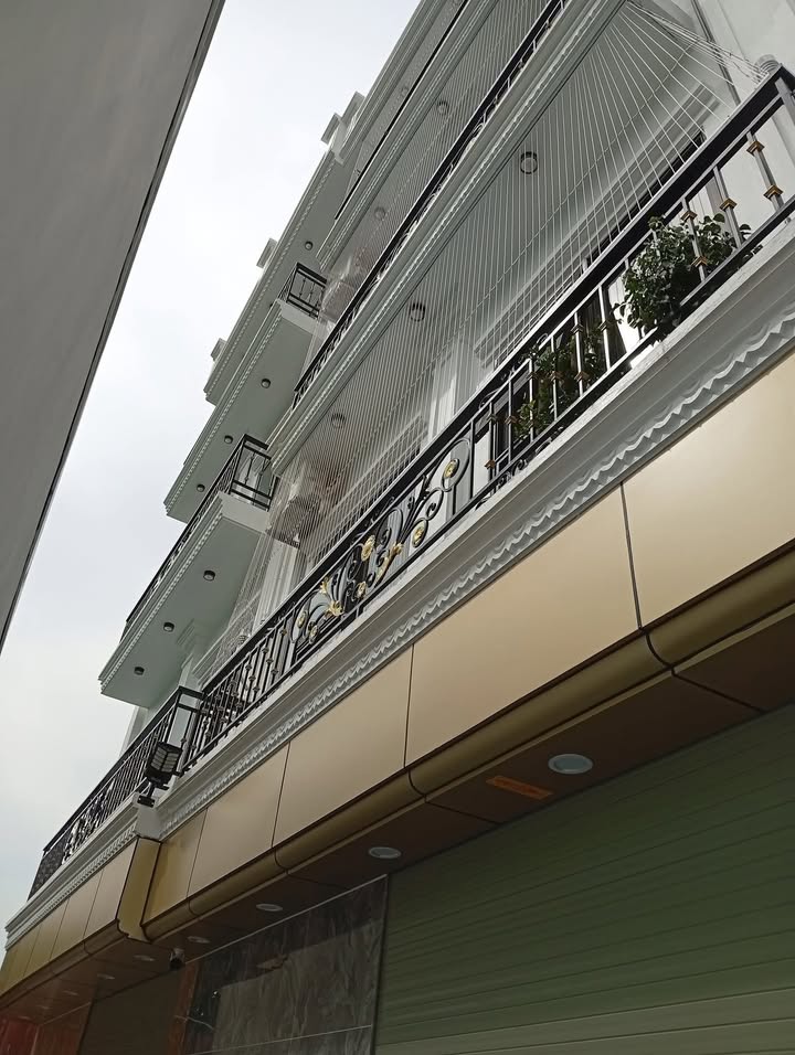 Nhà 5 tầng Thọ Am, Thanh Trì 40m² giá 7 tỷ - Thiết kế hiện đại, sẵn sàng ở ngay!