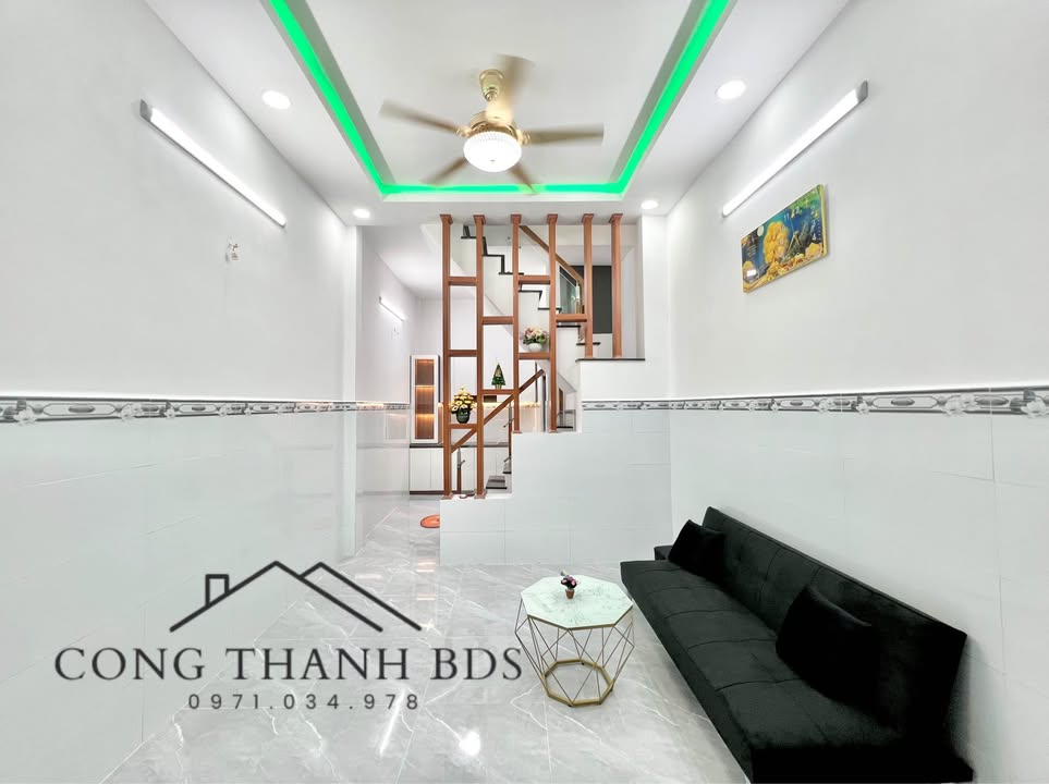 Nhà đẹp mới xây tại Kênh Nước Đen, Bình Tân 28m² - Hẻm xe hơi, giá chỉ 3.XX