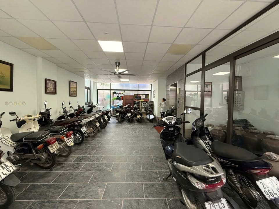 Văn phòng cho thuê 80m² tại Hoàng Quốc Việt, Cầu Giấy - Giá 13 triệu/tháng, kết nối thuận tiện!