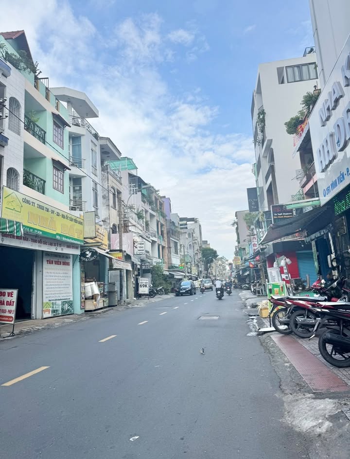 Nhà 4 tầng hẻm thông Vĩnh Viễn, Quận 10, 30.6m² giá 6.3 tỷ - Sổ hồng chính chủ!