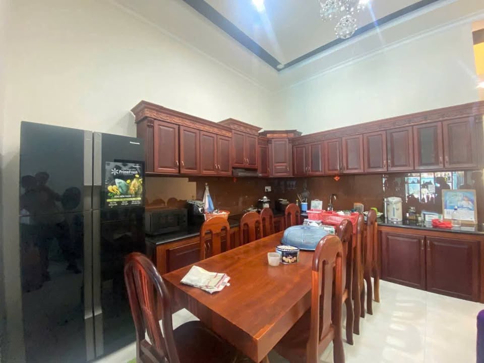 Nhà phố Tân Ninh Tây Ninh 208m² giá 6 tỷ - Gần quảng trường!