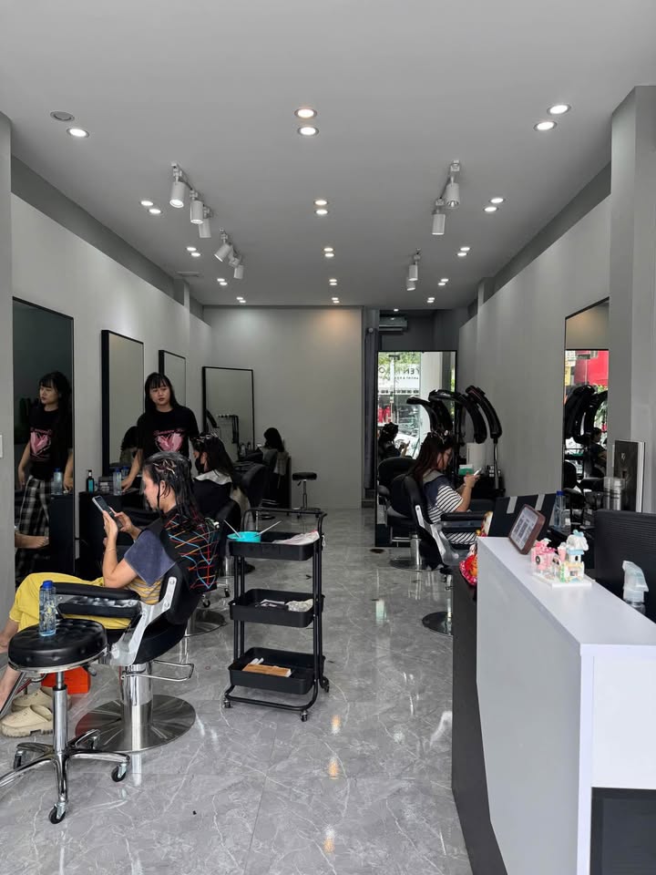 Nhà 2 tầng mới xây trên phố Trần Nhân Tông, Uông Bí 90m² giá 7 tỷ - Đầu tư sinh lời ổn định!