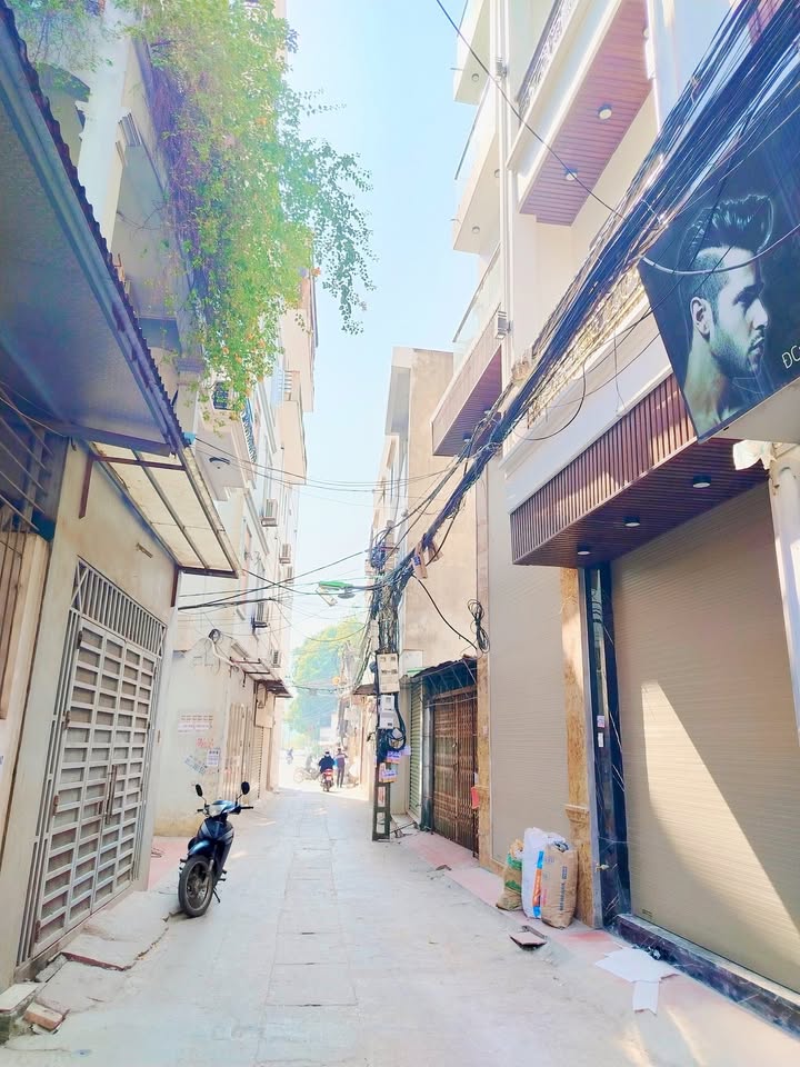 Nhà riêng Định Công Thượng 40m² 5 tầng - Thiết kế hiện đại, không gian thoáng đãng!