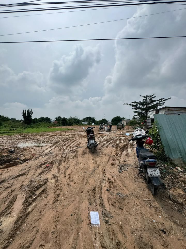 Bán đất SKC tại Cụm Công Nghiệp Uyên Hưng, Tân Uyên, 2.055m² - Giá thương lượng hấp dẫn!