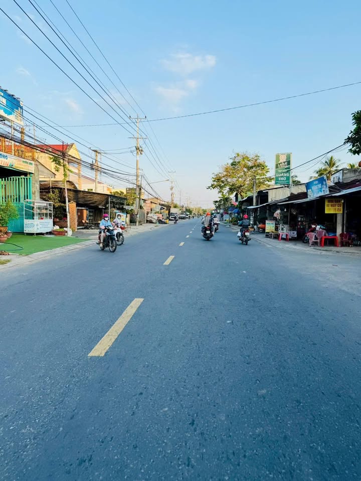 Bán 2 căn liền kề mặt tiền Tỉnh Lộ 885, Giồng Trôm, Bến Tre - Cơ hội đầu tư tuyệt vời!