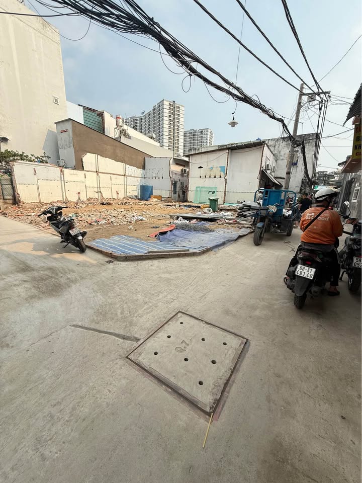 Đất hẻm kinh doanh Phú Thuận, Q7 76m² giá 5.1 tỷ - Lô góc tiềm năng đầu tư cao!