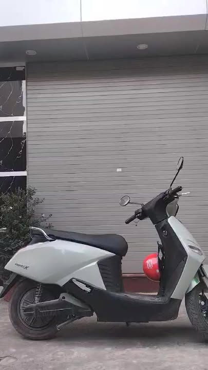 Nhà Thạch Bàn 35m² giá 7.6 tỷ - Ô tô vào nhà, ngõ rộng thẳng tắp!